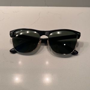Ray-Ban Classic Clubmaster Sunglasses
